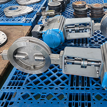 High performance sealed butterfly valve