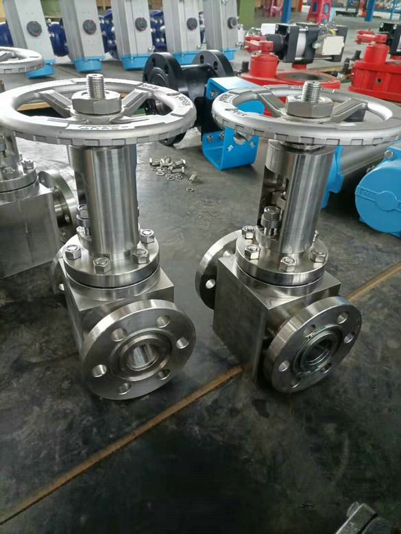 Marine regulating valve