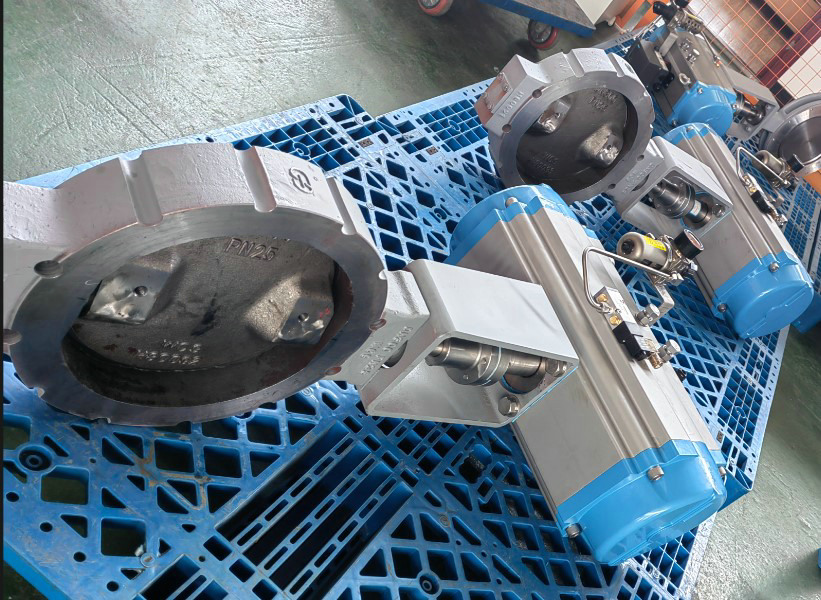 Triple eccentric butterfly valve